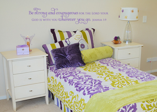 Be Strong and Courageous Vinyl Wall Statement - Joshua 1:9